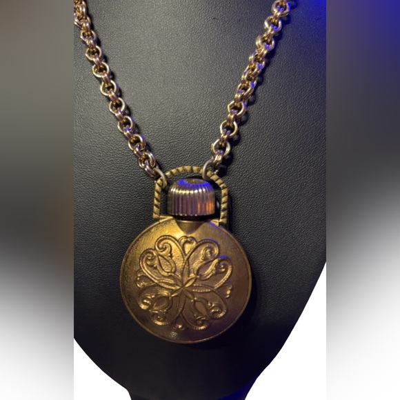 Vintage Avon Moonwind Perfume Bottle Necklace 17" Resting - Picture 3 of 3